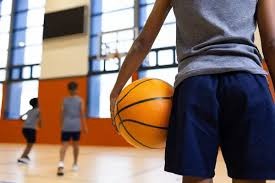 珍妮：浓眉是基石 本没打算交易他 所以为了东契奇我们付出了很多