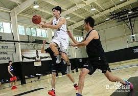 马布里亲身指导香港篮球少年 坦言短期内不会执教