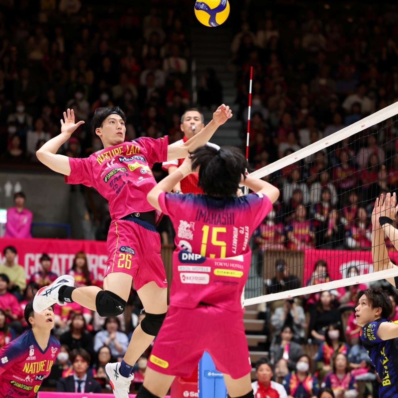 贝尔戈米：国米面对拜仁不是热门；欧冠夺冠热门